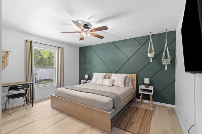 Clean Cottage - 6 Minutes to World Equestrian Center! Hotels near World Equestrian Center