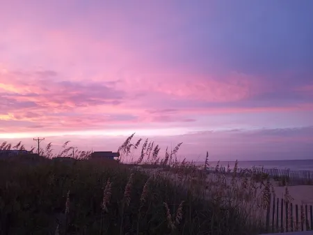 Beach Retreat - OceanFront Cottage