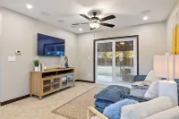 The Sunlit Vista, 2BR Home in Richland w/ Fenced Backyard
