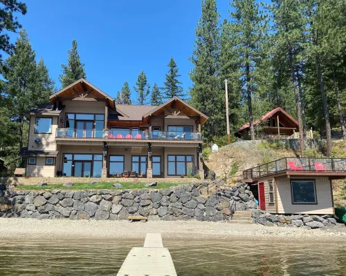 Private lake house on Deer Lake