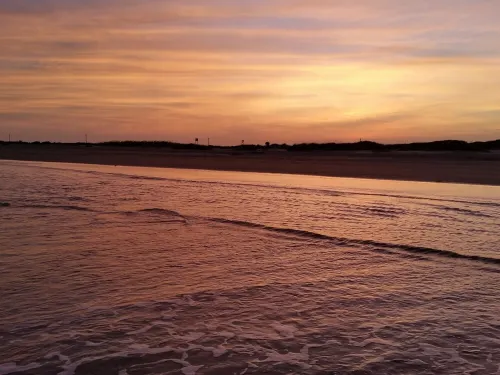 Spacious and Open Freshly Remodeled Beach House, We Rent Golf Carts!!