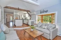 Large, Renovated, Pet Friendly home w/ room for everyone!  Close to everything.. Hotels in Truro