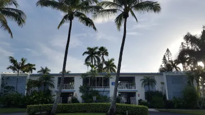 2018 - NEWLY RENOVATED CONDO BY THE BEACH #2