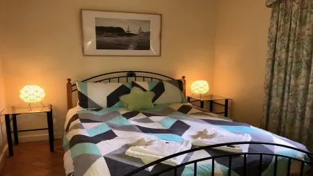 Baywater | Kingscote