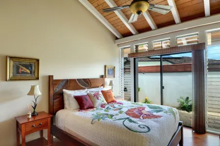 Gourmet Kitchen and Swimming Pool - Exquisite Golf Course Haven