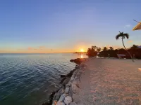 Direct Ocean Front, Beautiful Views, Close to Everything. MONTHLY RENTALS ONLY