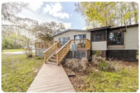 Charming 2-bedroom house on the St John’s River in Palatka with amazing views