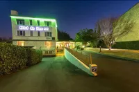 Brit Hôtel du Parc Niort Centre-Parking Gratuit Hotels in Niort