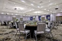 Hilton Garden Inn Cedar Rapids - Breakfast