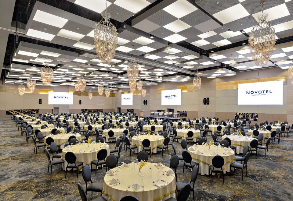 3. 노보텔 아부 다..