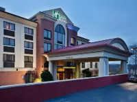 Holiday Inn Express & Suites Greenville-Downtown