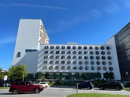 Revo Munich Отели рядом с достопримечательностью «Университет Людвига-Максимилиана»