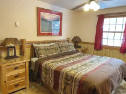 On The River, Hot Tub, Walk to Town #6002