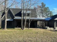 Holliday Inn, The Pines - Spacious and Luxurious 4 Bedroom Lake Home Sleeps 12