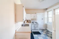 2min->Coolidge&GreenT/King Bed/Full Kitchen/Arcade