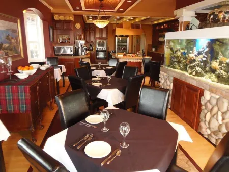 The Collins Inn and Seaside Cottages - Adults Only Отели в г. Ошен Шорс