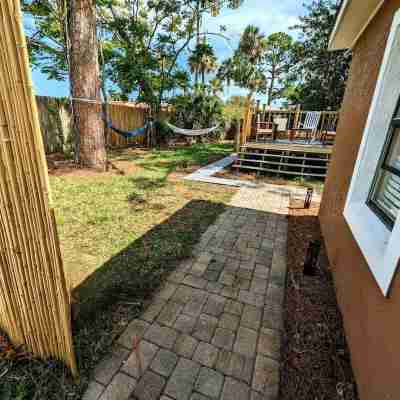 Tropical Lagoon Getaway: River View ~ Hot Tub Hotel Exterior