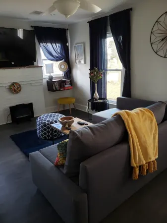 Charming 2-bedroom vintage cottage with WiFi, a/c, and other popular amenities.