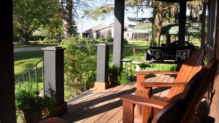 Manor House BnB, Soaking Tub, Pet Friendly