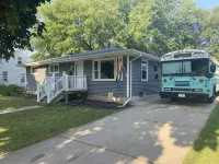 Family fun House - large fenced in backyard, Theater, Bean bag Lounge