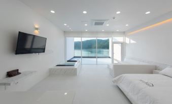 Geojedo Becoming Pension