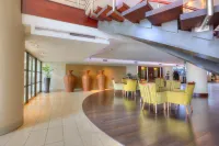 City Lodge Hotel at or Tambo International Airport - bar