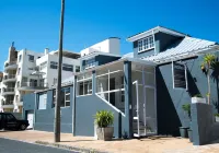 Loddeys Guesthouse Hotels near Koop Sentrum
