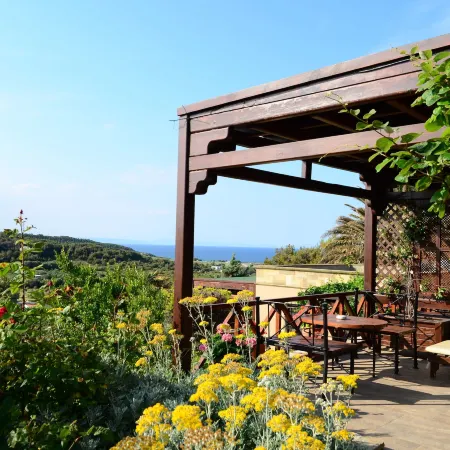 Ada Bacchus Hotel