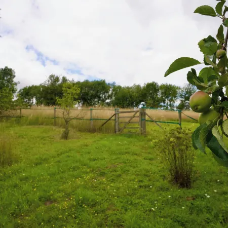 Tring Grange Cottage - Sleeps 2 - Onsite Parking