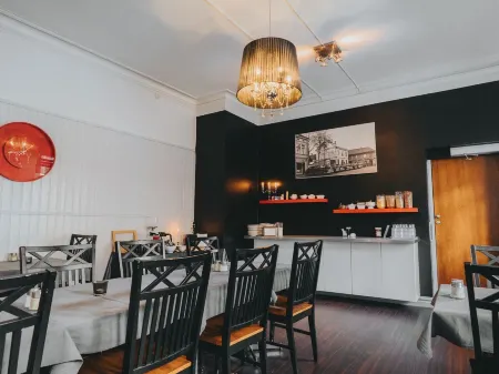 Arboga Stadshotell Отели в г. Кёпинг