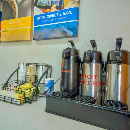 Motel 6 Warren, MI - Detroit East