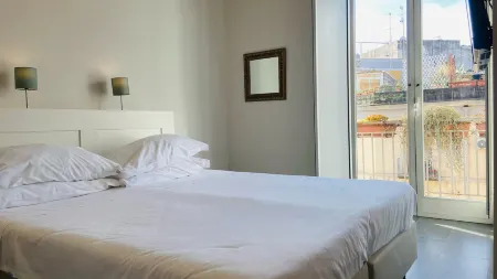 Jazz Hotel Отели в г. Неаполь