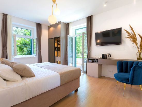 Green Park Luxury Rooms