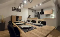 Stylish 80 sqm apartment in the heart of the Ruhr area Hotels near Carré