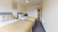 Basildon - 2 Bed Flat - Sleeps 5 - Near Station Các khách sạn gần Trinity Methodist Church