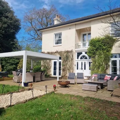 Luxury Georgian Country House With Hot Tub
