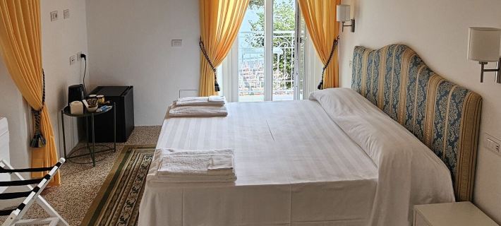 Galene - Beachfront in Costa d'Amalfi Hotels in Maiori
