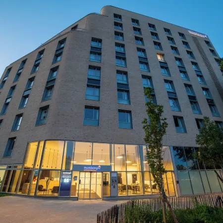 Montempô Appart'hôtel Bordeaux Belvédère Отели рядом с достопримечательностью «Городское пространство Darwin»