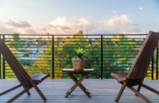 Monterey Park Retreat: Spectacular Views & Comfort