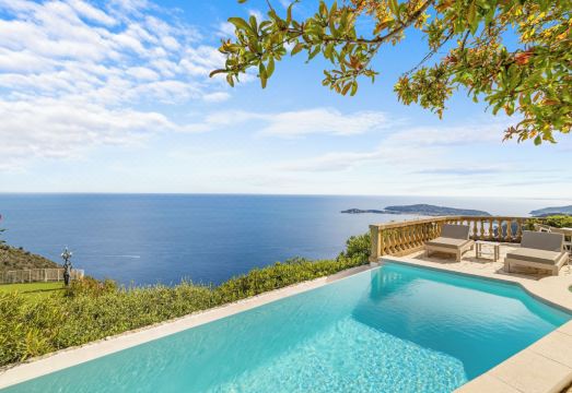 1. 라 셰브러 디오..