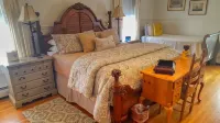 Lilac Inn Hotels in Chittenden