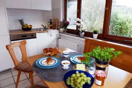 Haus Gronau Отели в г. Бергиш-Гладбах