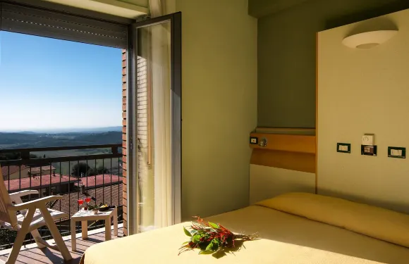 杜卡德瑪爾酒店