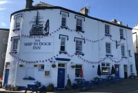 船塢輪船旅館 Dartmouth Castle附近的飯店