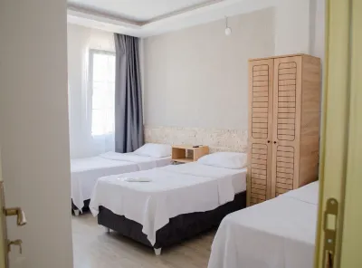 1989 Hotel Sebat