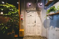 Kalakaua Inn the Kitchen Hostel Ao Hotel a 