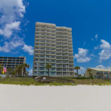 Tradewinds Condos by Hosteeva