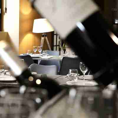 Logis Hôtel le Commerce Dining/Meeting Rooms