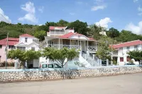 1 Bedroom Blissful Retreat - A C & Private Garden Hotel a 