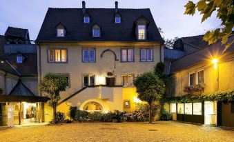A la Cour d'Alsace by HappyCulture